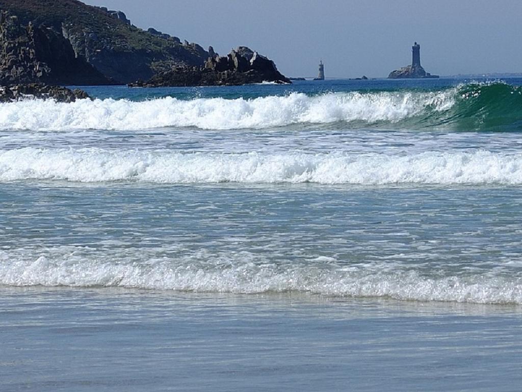 Au Calme A 10Mn Des Baies De Douarnenez Et Audierne Avec Cuisine A Disposition Mahalon Luaran gambar