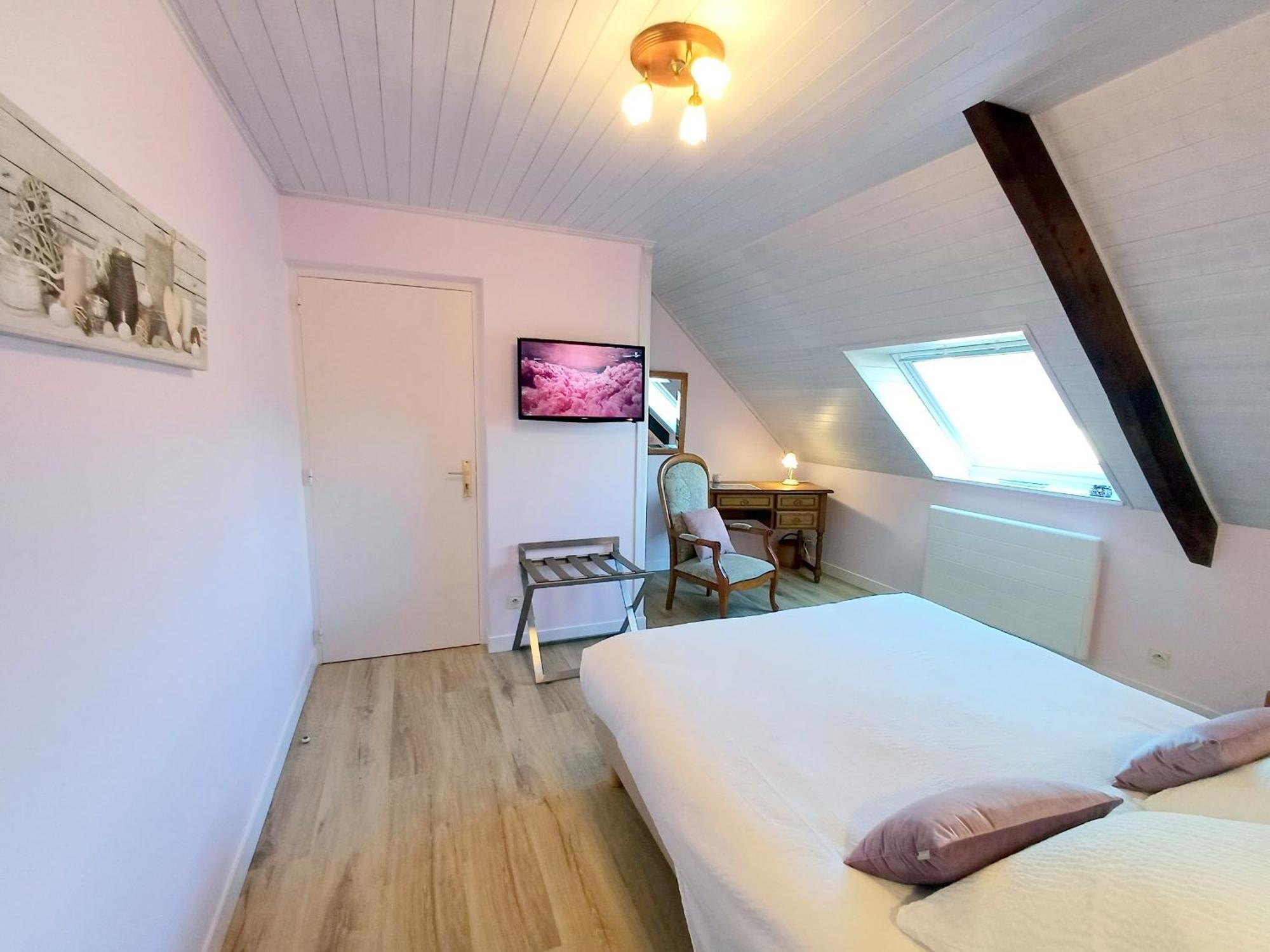Au Calme A 10Mn Des Baies De Douarnenez Et Audierne Avec Cuisine A Disposition Mahalon Luaran gambar