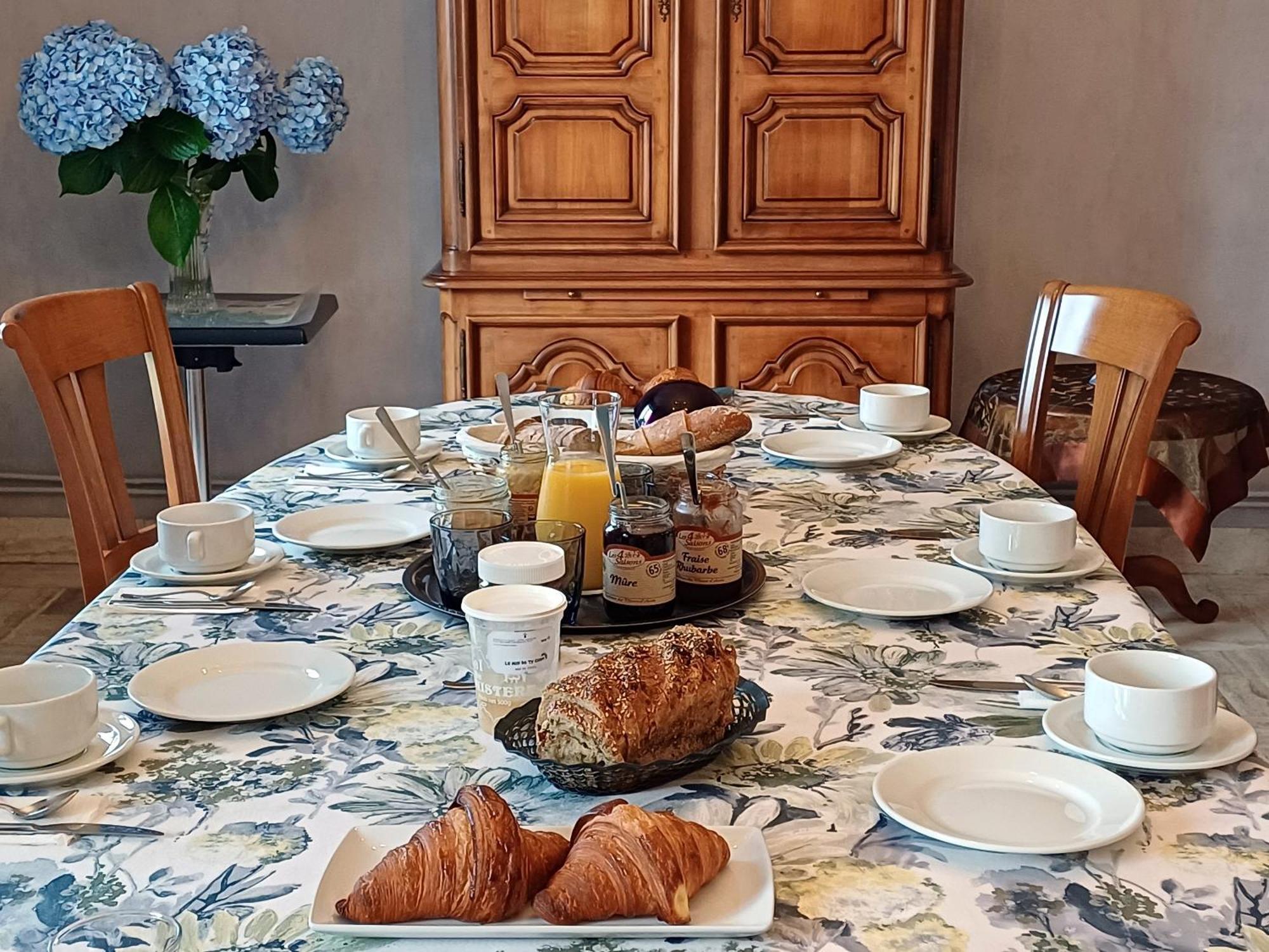 Au Calme A 10Mn Des Baies De Douarnenez Et Audierne Avec Cuisine A Disposition Mahalon Luaran gambar
